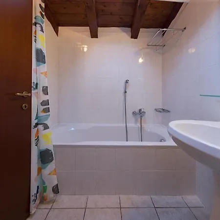 3-bedroom Lake View Casa Della Famiglia * Acquaseria