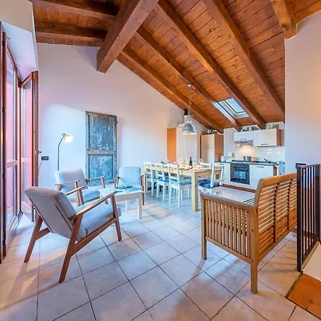 3-bedroom Lake View Casa Della Famiglia Acquaseria